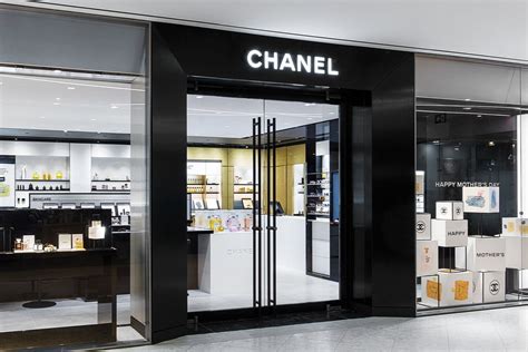 chanel canada stores.